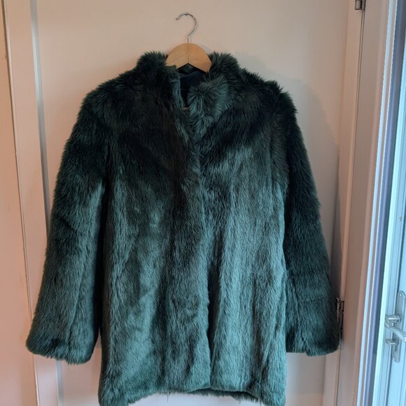 Stunning Aritzia Babaton Faux Fur Winter Coat – Small – Deep Green – Rare Color - Picture 2 of 12